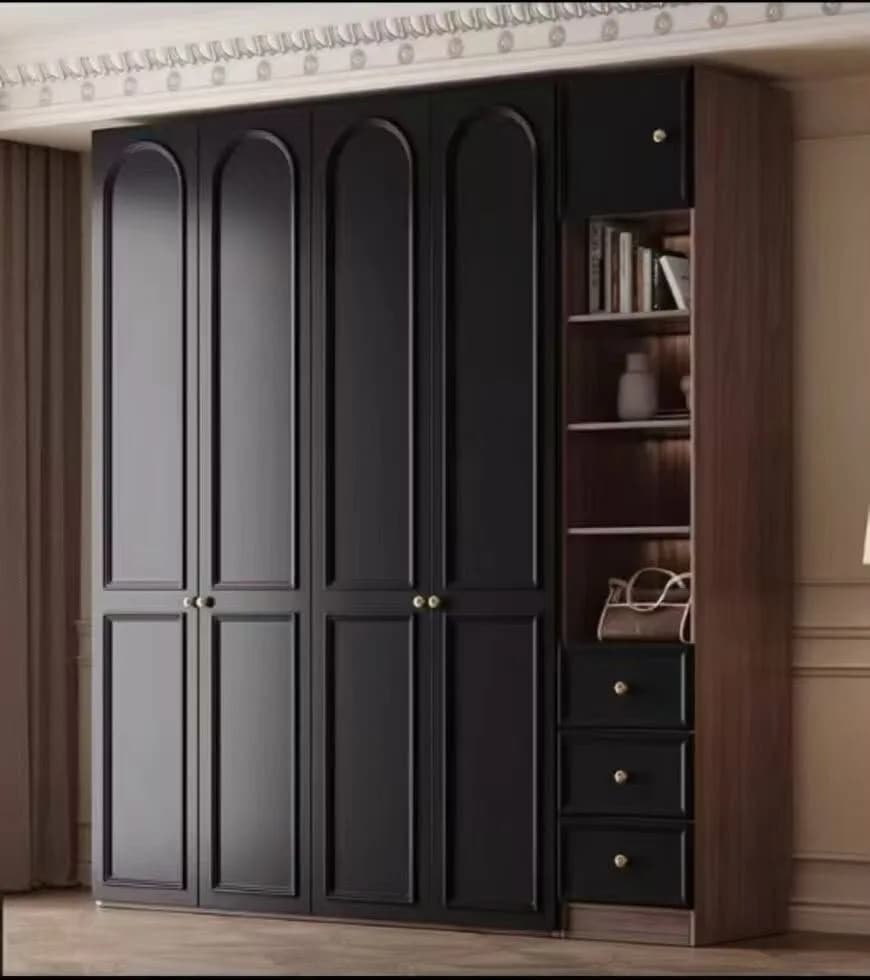 Armoire noire à portes en arche avec bibliothèque latérale en bois